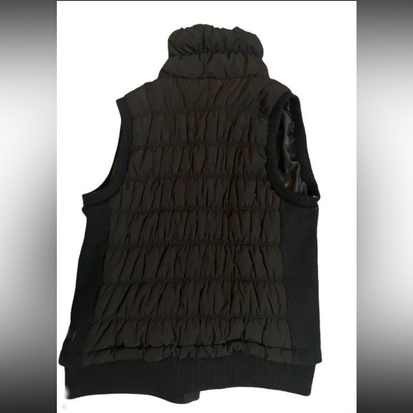 Women’s Calvin Klein Performance Puffer Vest - Picture 2 of 4
